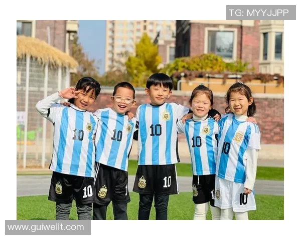 我的足球明星老爸带我走进绿茵场的梦想与奋斗之旅 我的足球明星老爸带我走进绿茵场的梦想与奋斗之旅